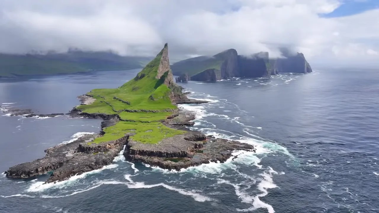 Exploring the Magic of the Faroe Islands: Top 10 Must-Visit Places