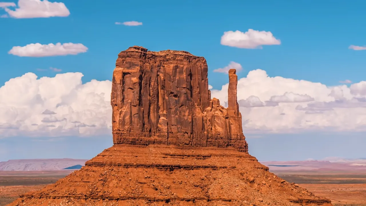 Monument Valley: Iconic Desert Views