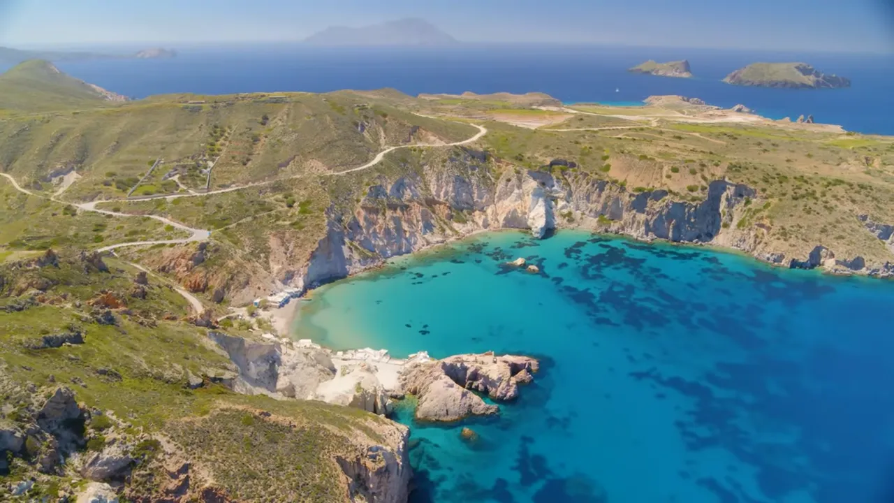 Sarakiniko Beach