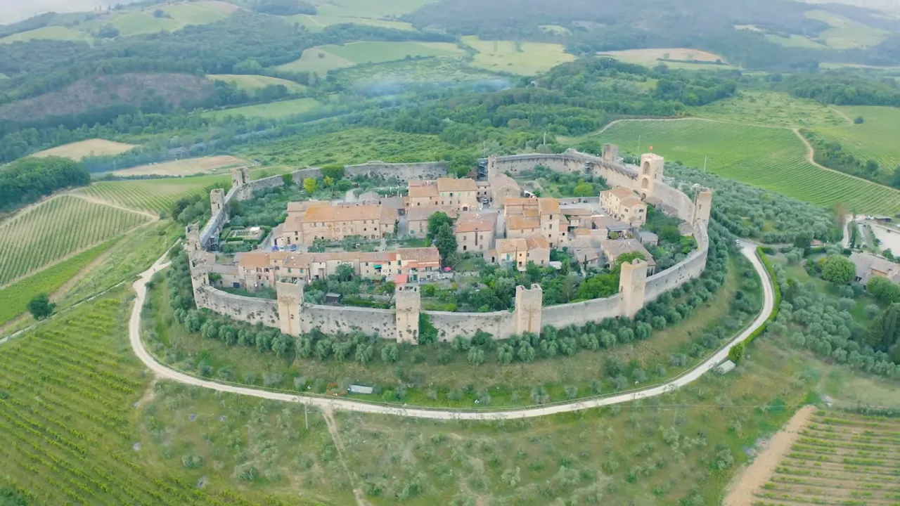 Monteriggioni: The Fortress Village