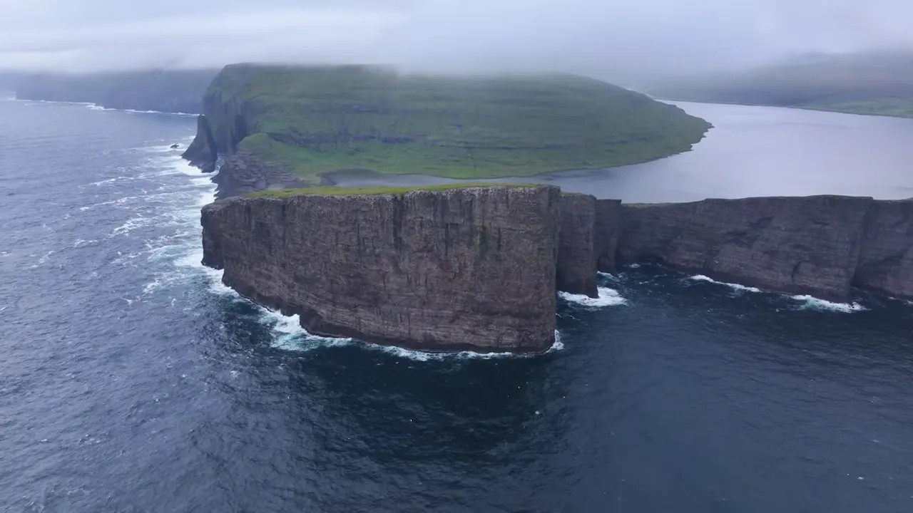 Lake Sørvágsvatn and Slave Cliffs