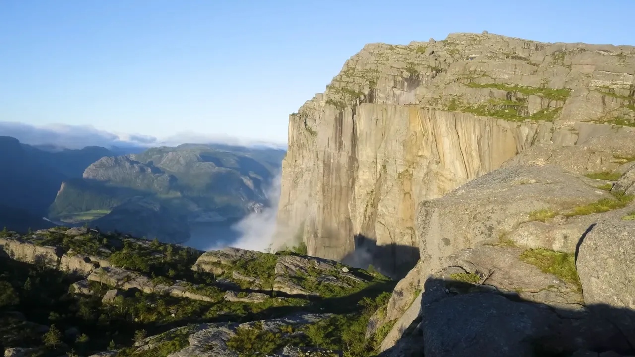 Pulpit Rock: A Flat-Topped Cliff